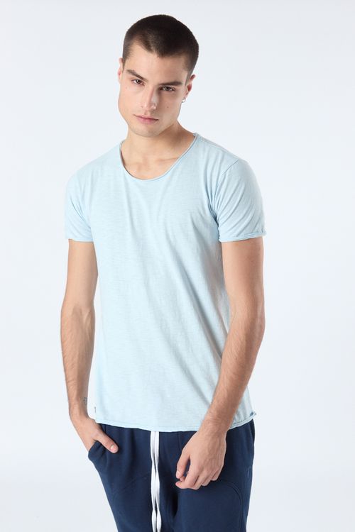 Remera Bossin Celeste