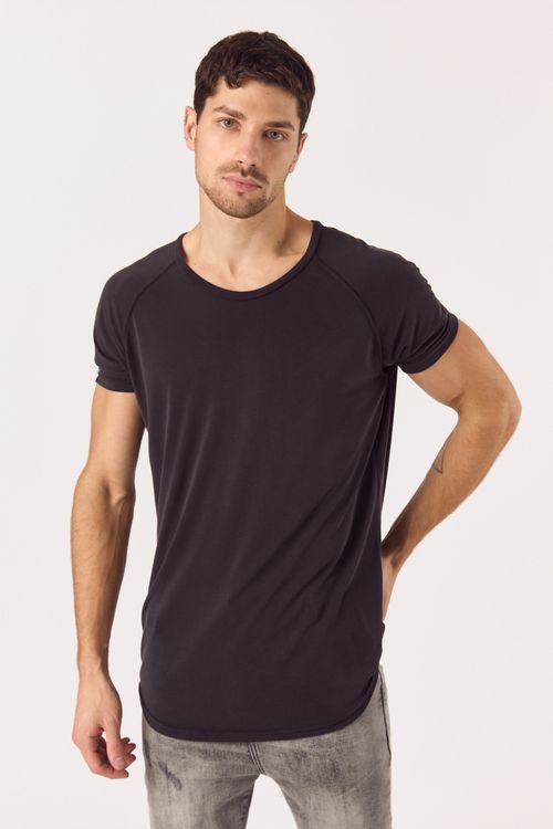Remera Mc Buri Negro