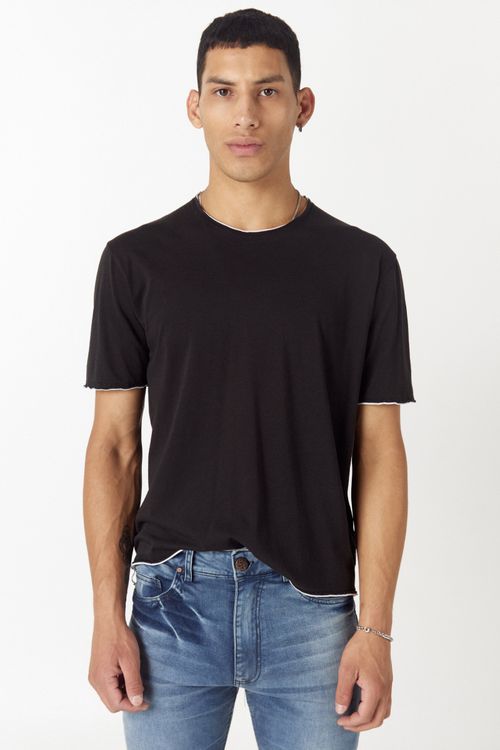 Remera Mc Benin Negro