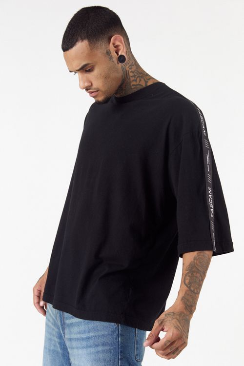 Remera Mc Beugenia Negro