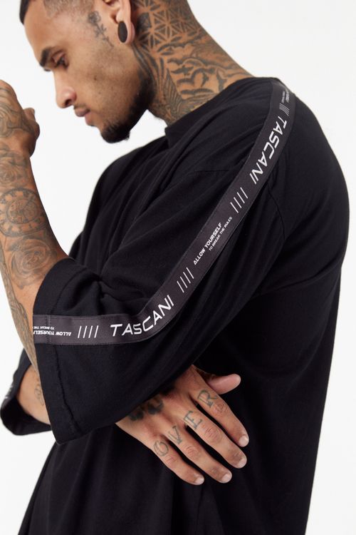Remera Mc Beugenia Negro