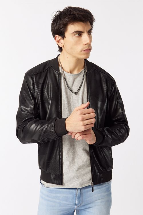 Campera Runas Negro