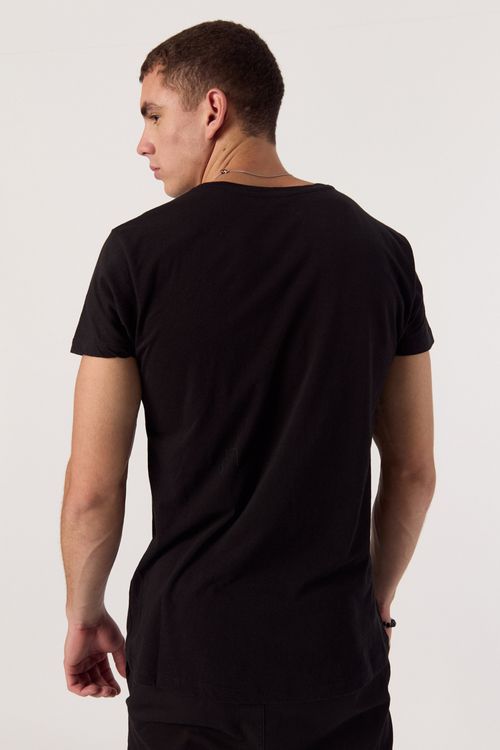 Remera Mc Becuk Negro