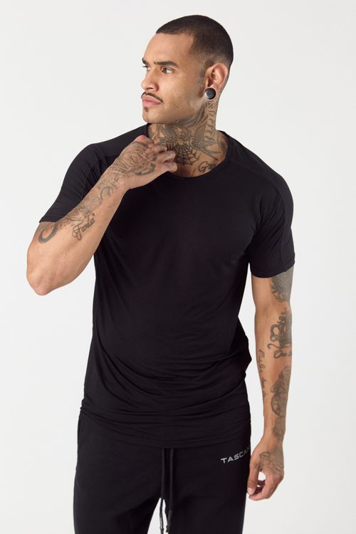 Remera Mc Benuke Negro