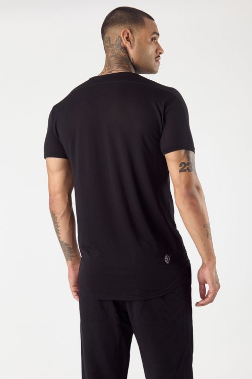 Remera Mc Benuke Negro